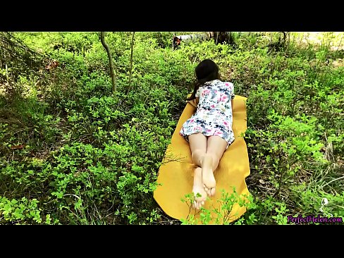 ❤️ Stranger on Tinder Masturbates My Pussy and Fucks Passionately in the woods (En främling på Tinder onanerar min fitta och knullar passionerat i skogen) ❤ Sexvideo at sv.com-porn-kai.ru ❤
